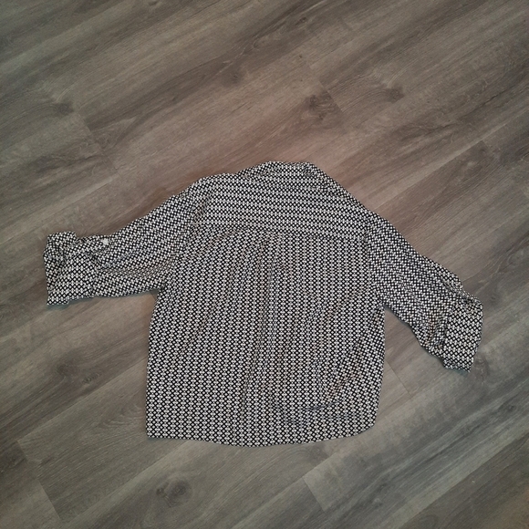 Ellen Tracy Button Up Roll Up Quarter Sleeve Shirt - Picture 6 of 6